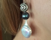 Sterling Silver Sea Shell Dangle Earrings Black and White Pearls