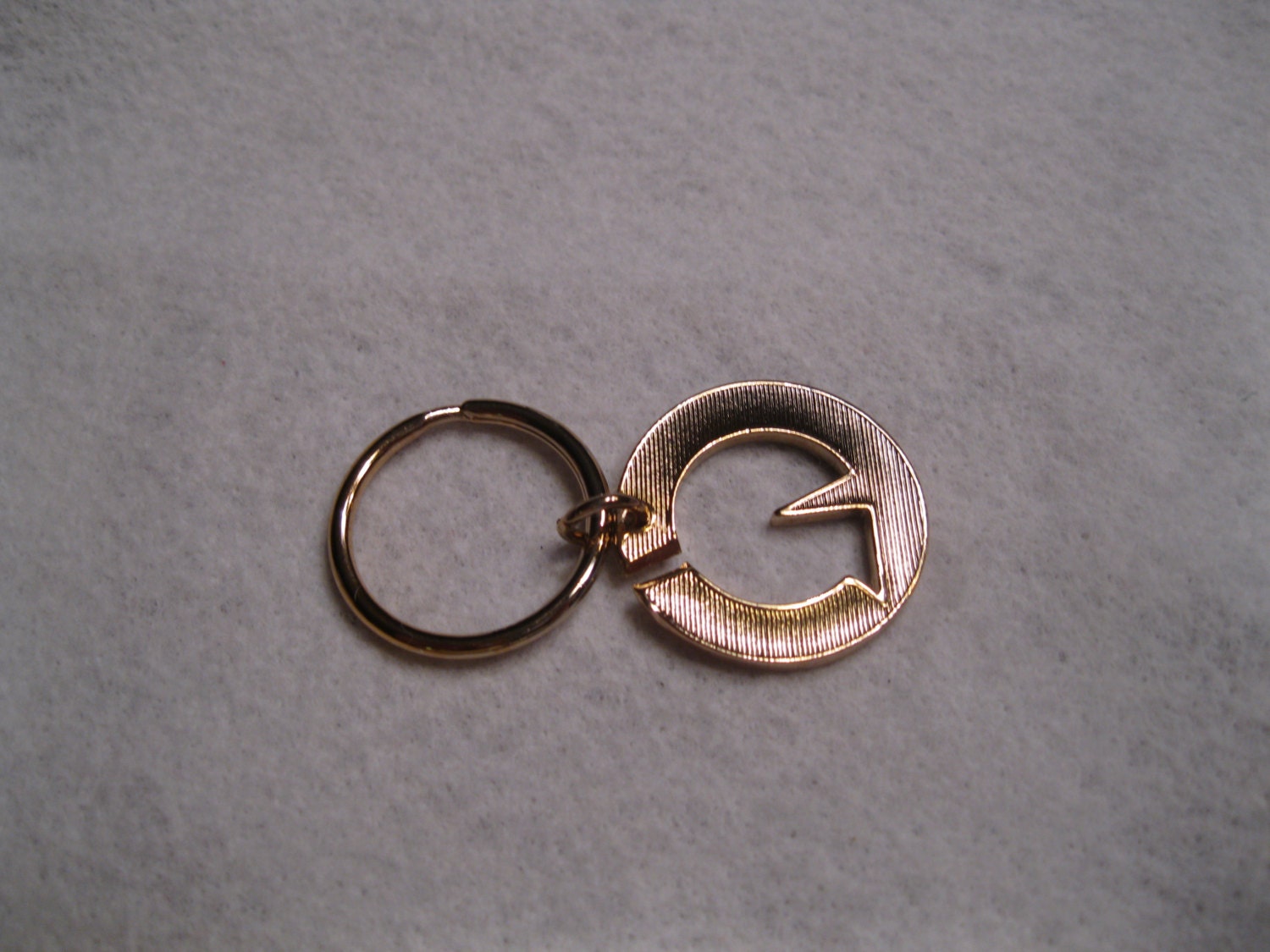 Avon key ring - Etsy 日本
