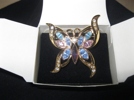 Avon "GOLDEN BUTTERFLY" Pin - image 1