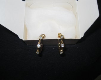 Avon "Brilliant Hoop" Pierced Earrings