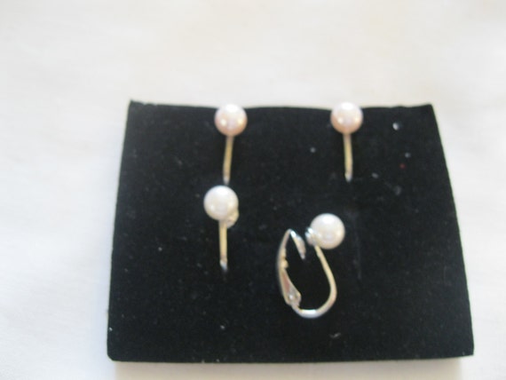 Avon Radiant Pearlesque Clip Earrings - image 2