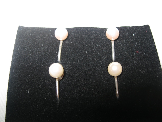 Avon Radiant Pearlesque Clip Earrings - image 1