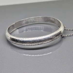 Vintage Hinged Fully Etched Design Bangle Bracelet 0.8cm Wide with Safety Chain Vintage Bracelet 925 Sterling Silver ST113