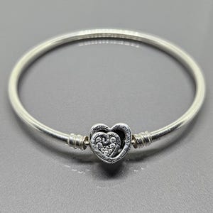 Pandora Moments Entwined Infinite Hearts Clasp Bangle Pandora Moments Retired Bangle 17,5 cm/7,25 tum 925 Sterling Silver SV054