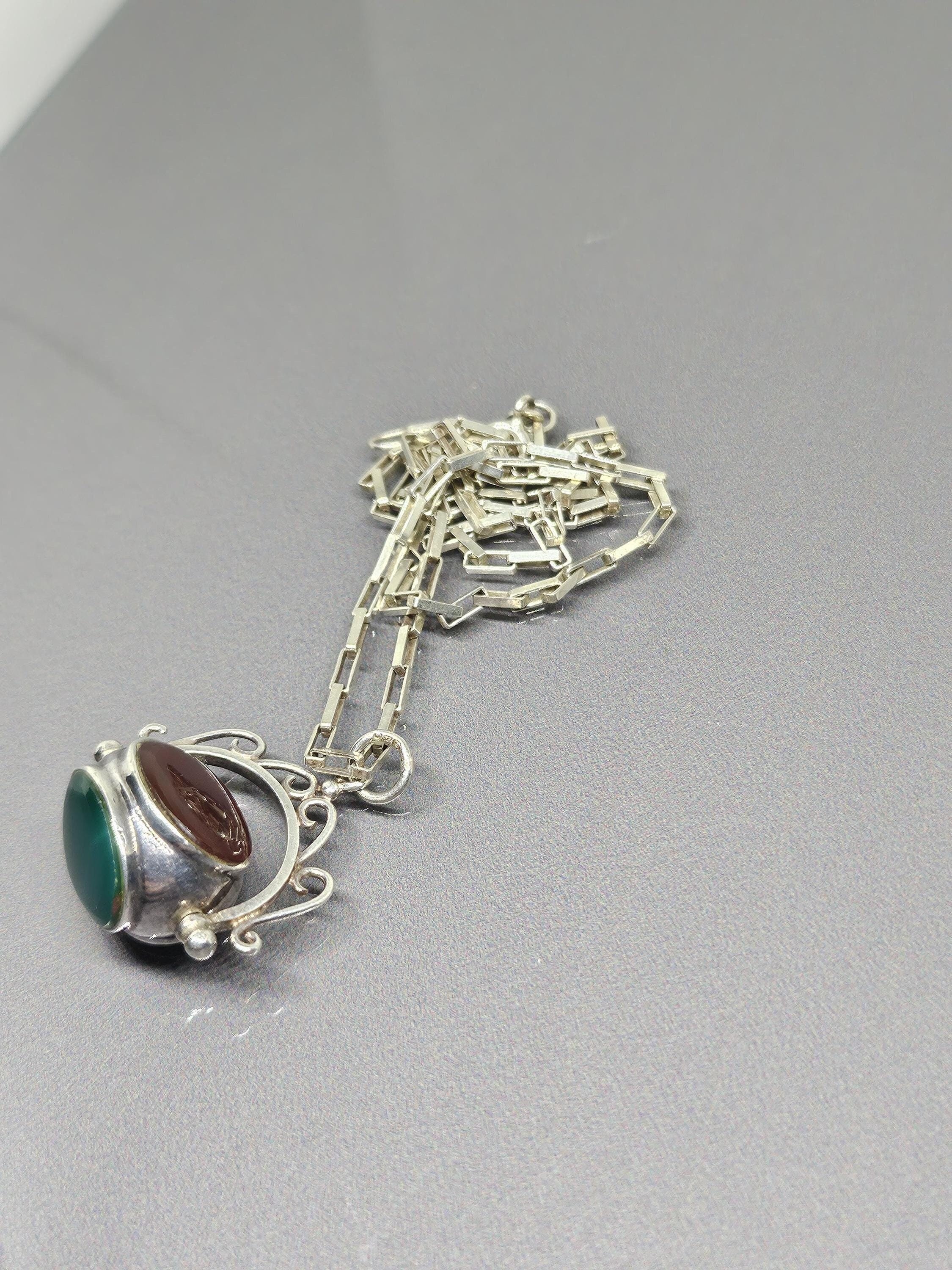 Vintage Fob Spinner Pendant Stone Spinner Green Agate, Onyx and