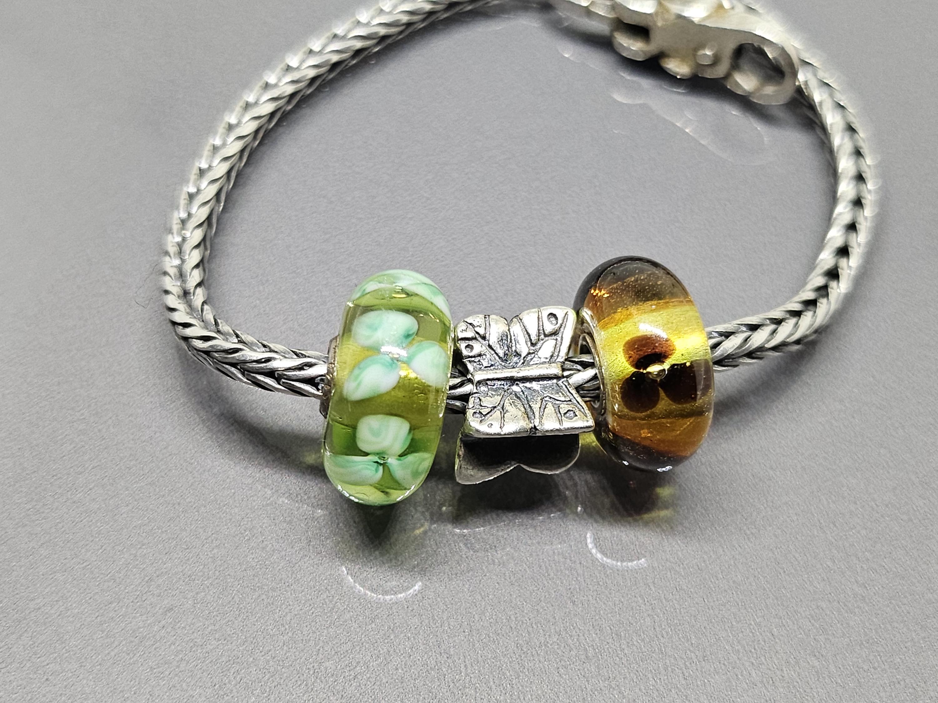 トロールビーズ チャーム ガラスビーズ トロールビーズ 半透明の花、蝶