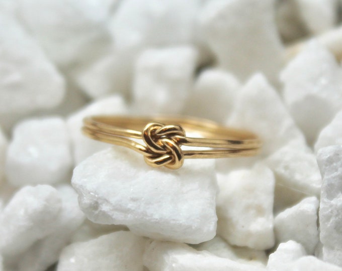 Double knot ring