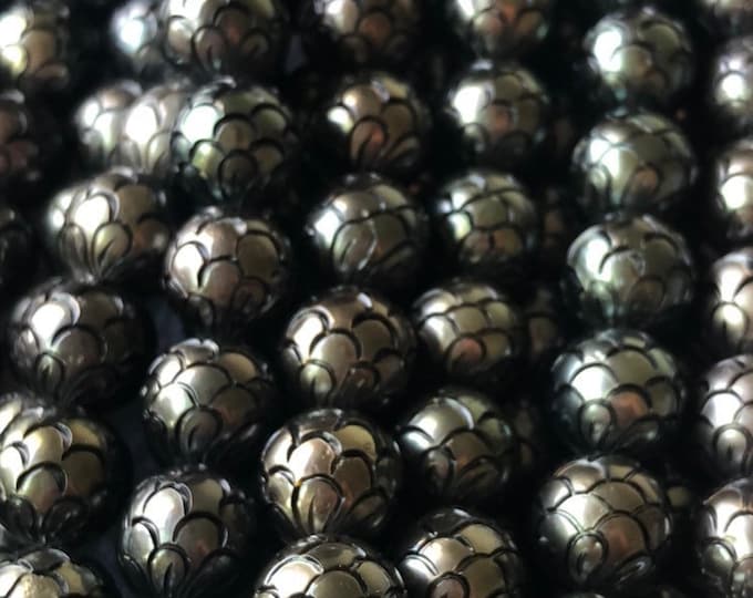 Carved Tahitian Pearl Bangle