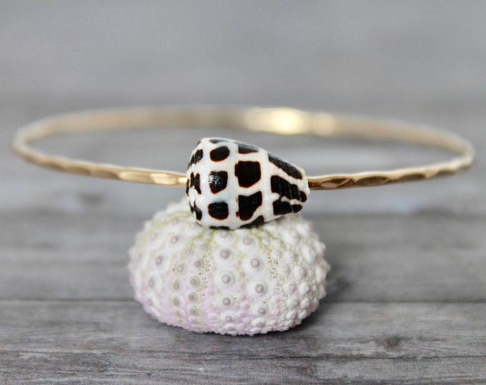 Rare Hawaiian Shell Bangle