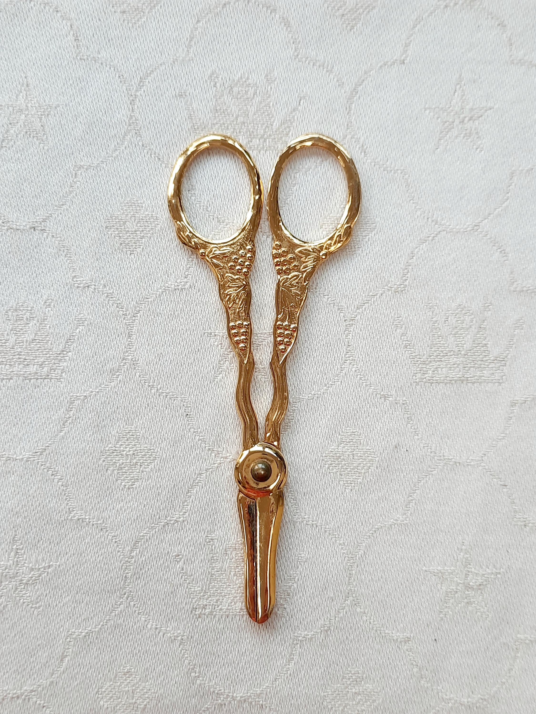 英国】 キングスパターンのグレープシザー / 葡萄鋏【シルバープレート】