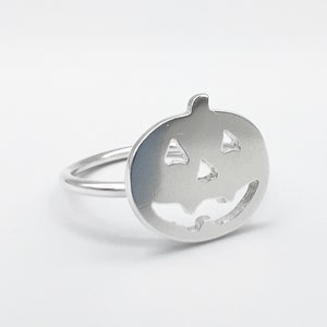 Jack-O-Lantern Ring in Sterling Silver