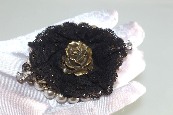 Vintage Il GIOIELLO Di FIRENZE Italy Lace metal pearl rhinestones Brooch