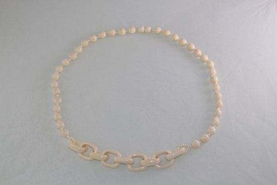 Fabulous Mid Century Modern Bone Bead Necklace - image 5