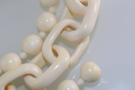 Fabulous Mid Century Modern Bone Bead Necklace - image 7