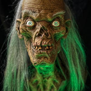 Crypt Keeper Tales From The Crypt Horror Movie prop bust / Halloween display
