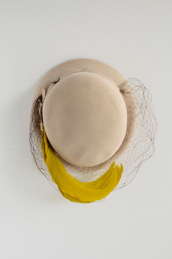 1940s Beige Felt Bonnet Hat with Ribbon Band, Bro… - image 7