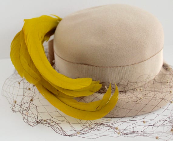 1940s Beige Felt Bonnet Hat with Ribbon Band, Bro… - image 8