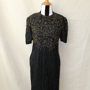 Vestido negro ámbar con cuentas de los años 80 / Vestido estilo flapper de los años 20 / Vestido de seda con cuentas de los años 80 / Vestido de fiesta de manga corta y cuello alto