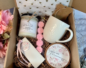 Charming personalized gift box for a godmother request.