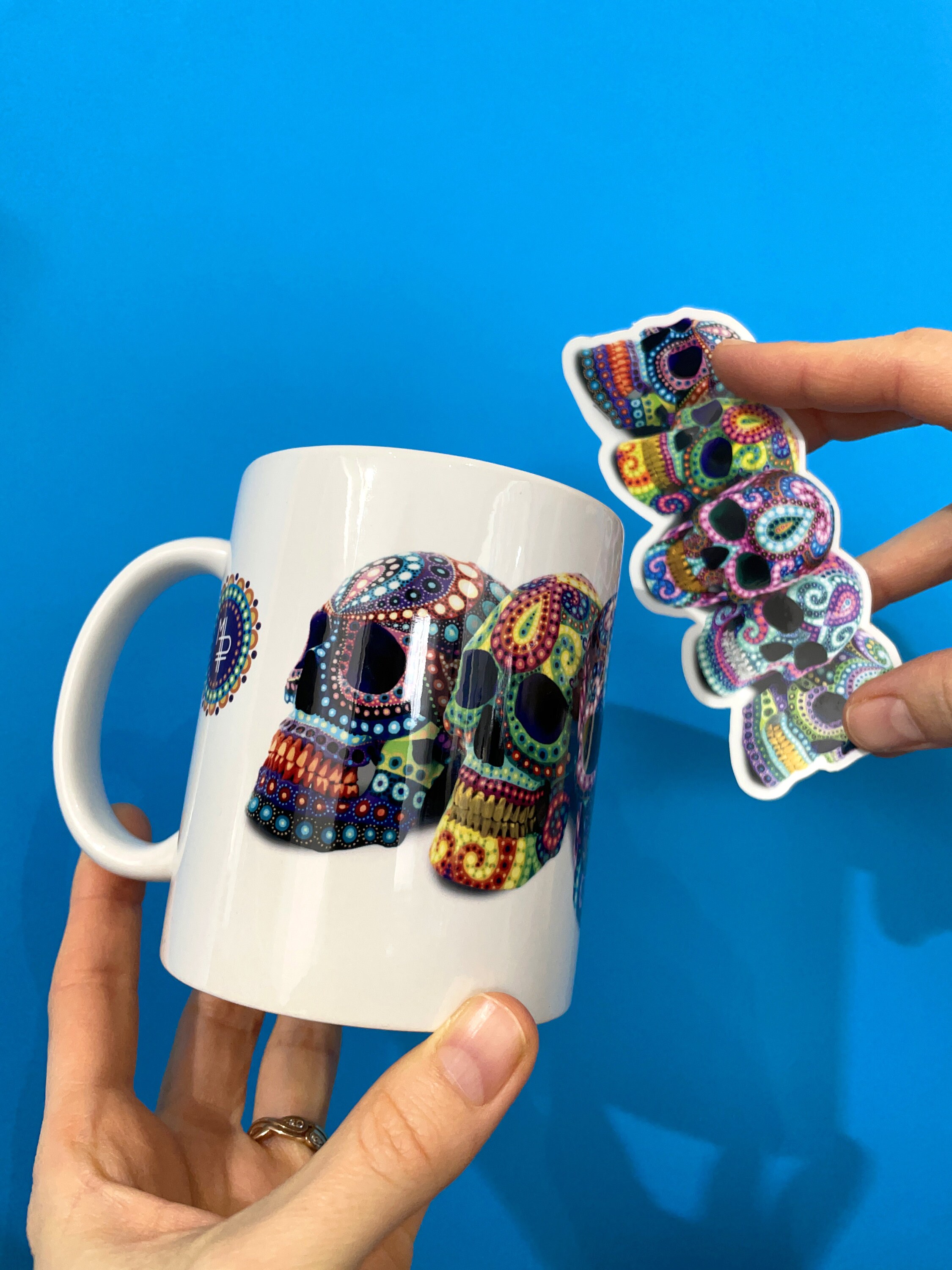 1 Ceramic Mug Skulls + 1 Stickers