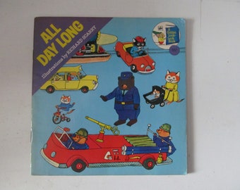 Vintage / Retro 1976 Richard Scarry's All Day Long Softcover Children's Storybook A Golden Look Look Book