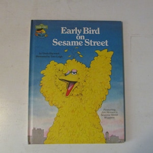 Vintage / Retro 1980 Early Bird On Sesame Street Book Club Featuring Jim Henson's Muppets Big Bird Early Bird Gets The Worm