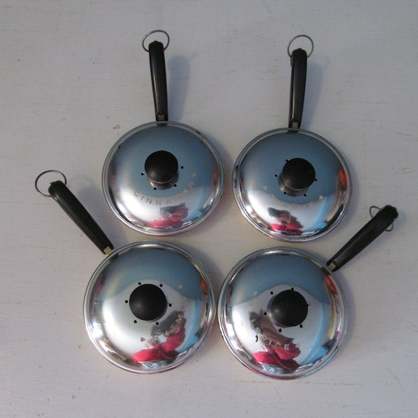 RARE Vintage / Retro Set Of Four (4) Brillium Frying Pan Spice Set Nutmeg Cinnamon Thyme All Spice Shakers