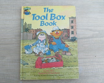 Vintage / Retro 1980 The Tool Box Book Sesame Street Book Club Featuring Jim Henson's Muppets