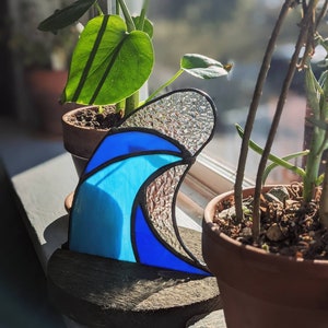 Stained glass wave fin