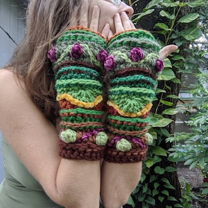 Pattern: Fae Elf Fingerless Gloves / Crochet arm warmers