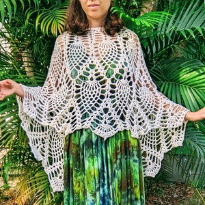 Pattern: Peekaboo Lace Shawl and Skirt / Pineapple Crochet