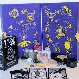 Calendário do Advento das Bruxas / Caixa do Advento + Baralho de Tarô / Ervas, Cristais, Joias, Chás / Autocuidado Espiritual Pagão