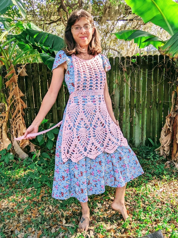 Cottage Lace Apron Crochet Pattern: Pineapple Stitch, Cottagecore