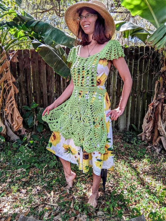 Cottage Lace Apron Crochet Pattern: Pineapple Stitch, Cottagecore