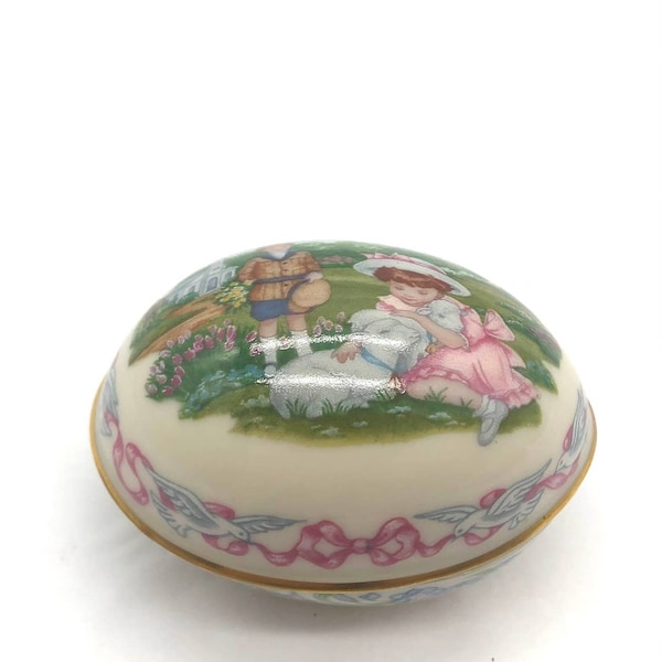 Gorgeous Lenox 1991 Easter Egg Trinket Box Beautiful Scene