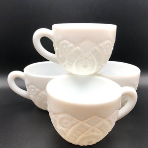 Four Gorgeous McKee Concord Pattern Cup Punch Tea Coffee