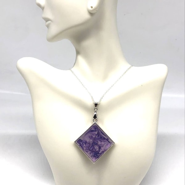Gorgeous Silver Purple Swirl Diamond Shaped Resin Pendant Silver-Plated Chain