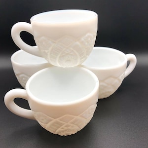 Four Gorgeous McKee Concord Pattern Cup Punch Tea Coffee