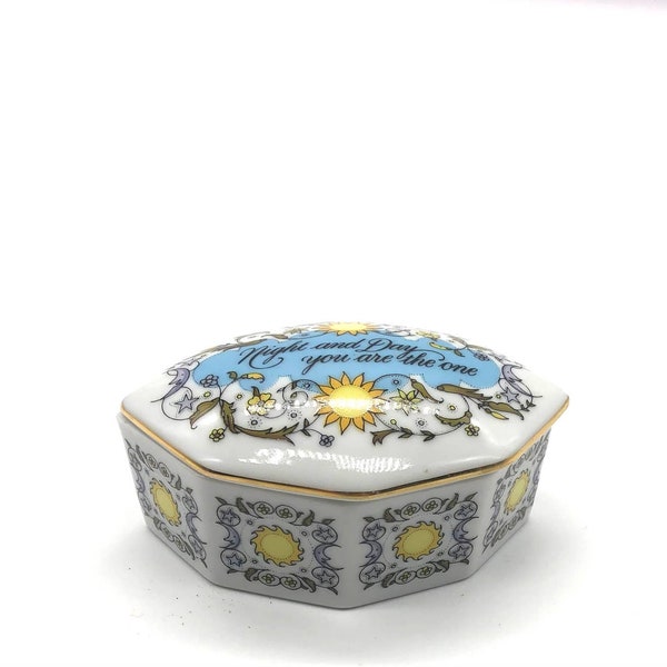 Beautiful Franklin Mint Songs of Love 1983 Music Trinket Box Kate Lloyd Jones