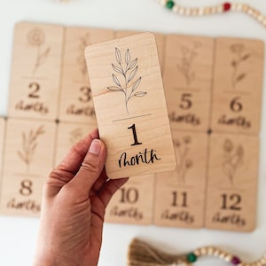 Fichier découpé au Laser de marqueurs d'étape importante de bébé de fleurs sauvages de SVG, fichier d'accessoires de photo d'étape mensuelle de fleurs marquées, fichiers de Glowforge de cadeau de bébé