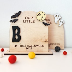 2024 lot 2 fichiers de découpe laser SVG signe empreinte Our Little Boo, premier Halloween fantôme chauves-souris empreintes de bébé accessoire Glowforge Svgs découpés au laser