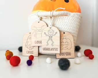 DIGITALE 4 gescoorde ontwerpen Halloween Trick or Treat Boo Basket naamplaatjes Svg Glowforge Laser Cut-bestand, aanpasbare Kids Halloween Tags Svg