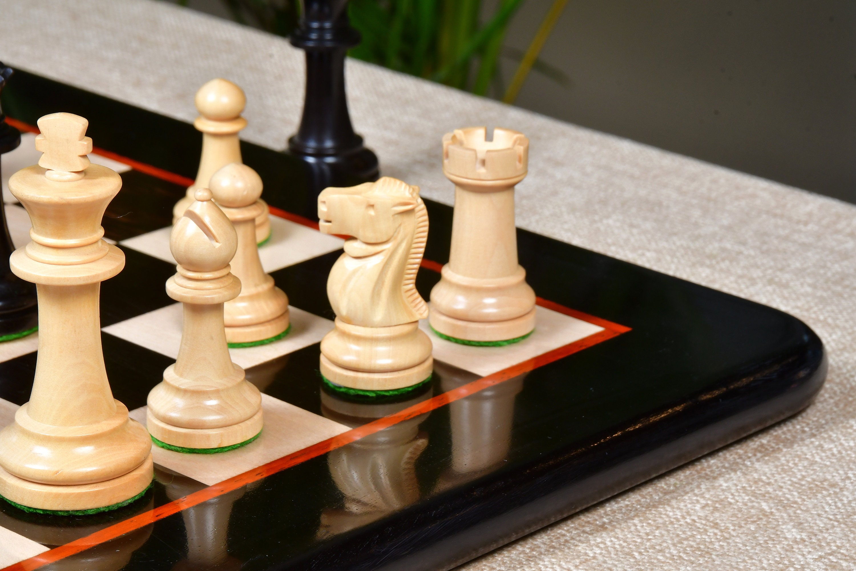 Old English Classic Chess Set with Ebonized & Boxwood Pieces - 3.9