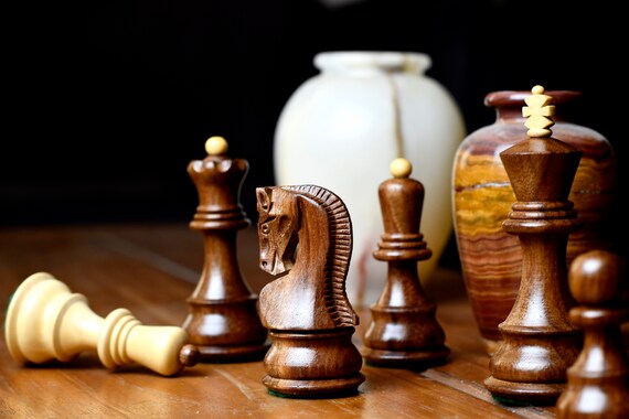 German Knight Plastic Chess Set Brown & Natural Wood Grain Pieces - 3.9  King