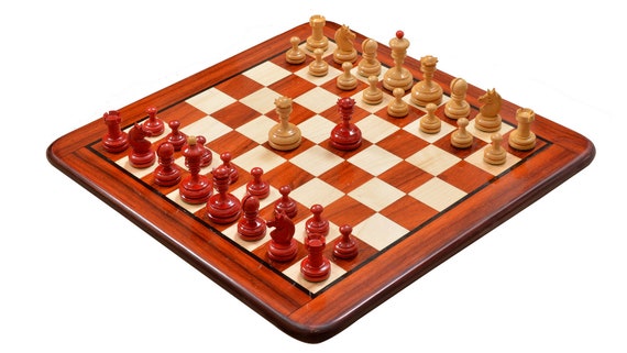 Combo of Reproduced Vintage 1930 German Knubbel Analysis Chess Pieces in  Stained Crimson and Boxwood - 2.91 King with Wooden Chess Board