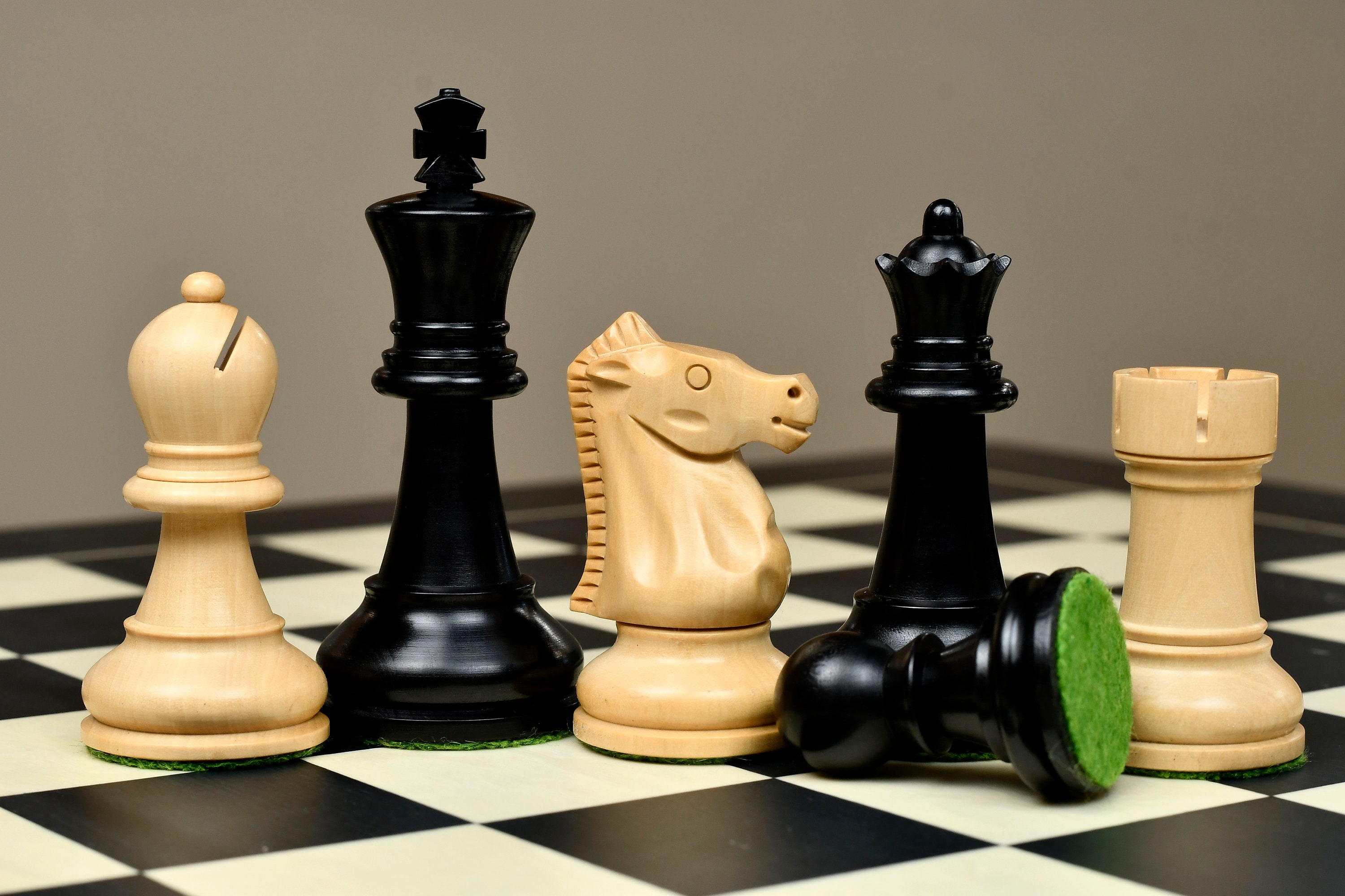 The Bridle Study Analysis Chess Pieces in Ebonized and Boxwood - 3.2 King