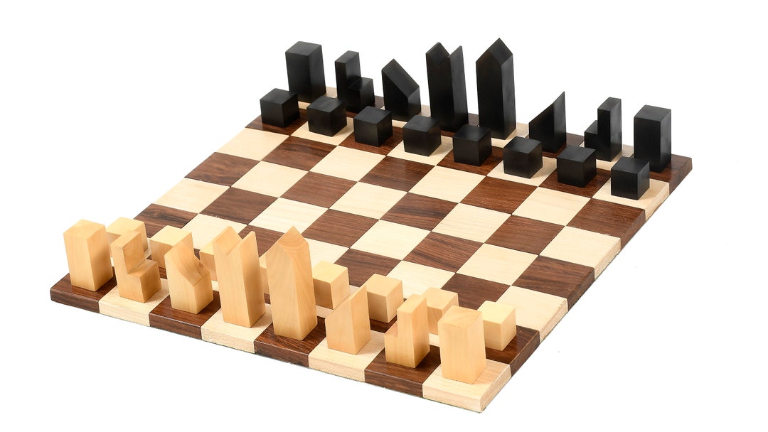 The Bridle Study Analysis Chess Pieces in Ebonized and Boxwood - 3.2 King