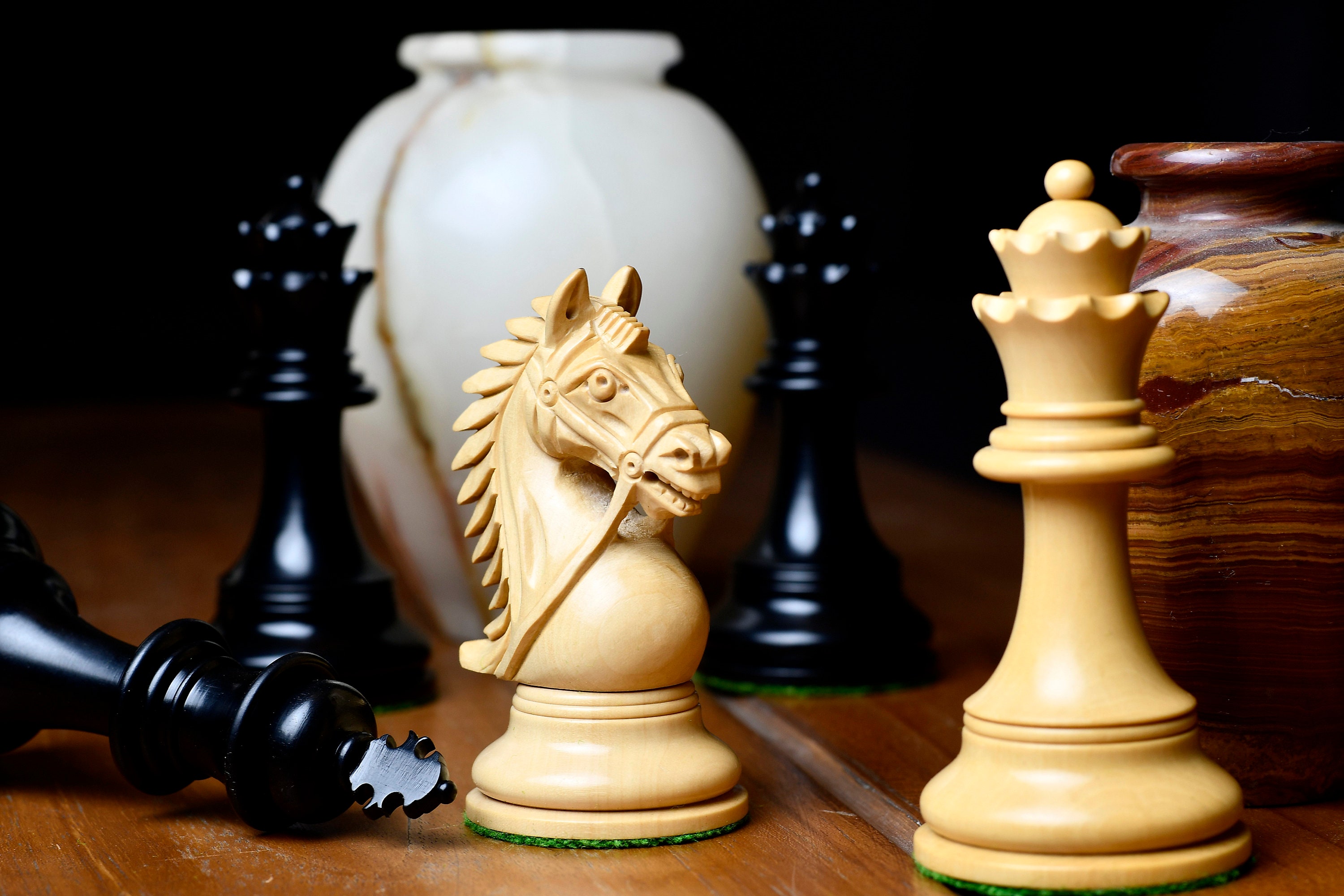 Analysis Chess Pieces with 2.5 King