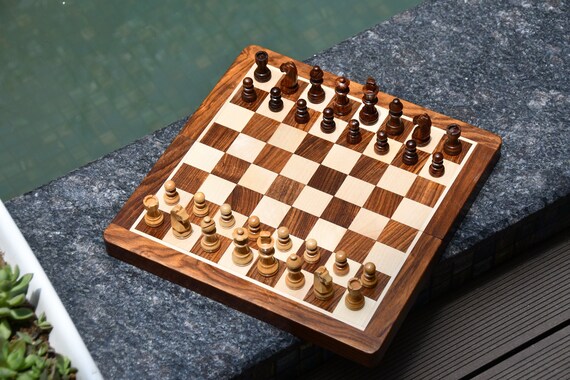 Deluxe Sheesham in legno magnetico pieghevole da viaggio set di scacchi realizzati a mano a scacchi 