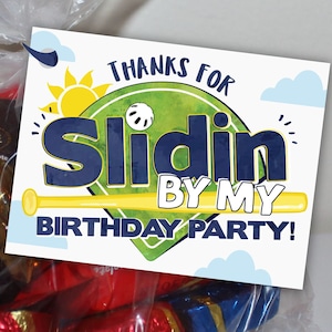 Étiquettes de cadeau d&#39;anniversaire de baseball : Slidin&#39; By Party (fichier numérique)